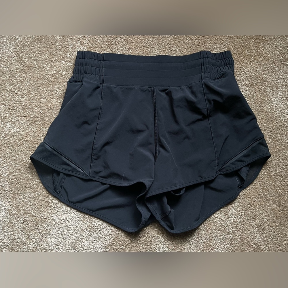 Lululemon hotty hot 2.5 Black Shorts